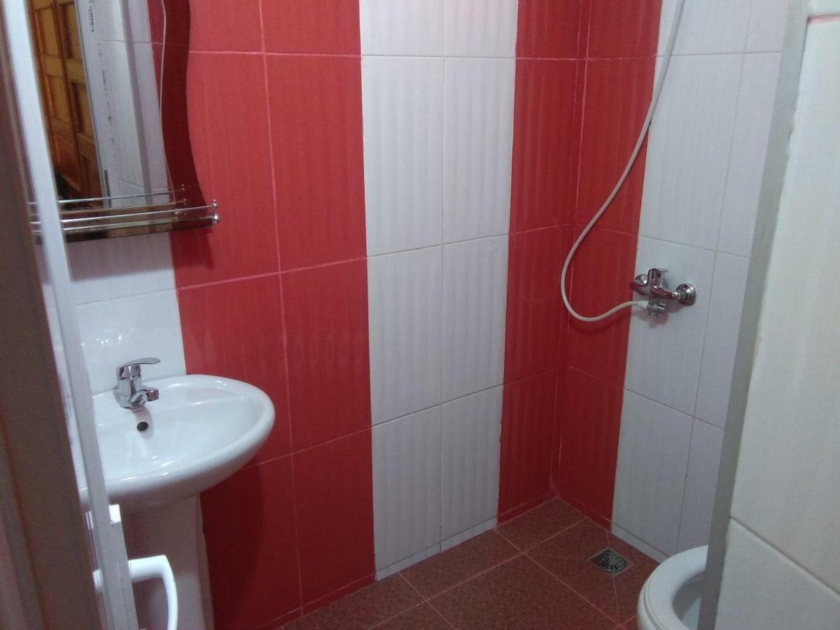 Hotel Str.Agmashenebeli 548 Kobuleti Esterno foto