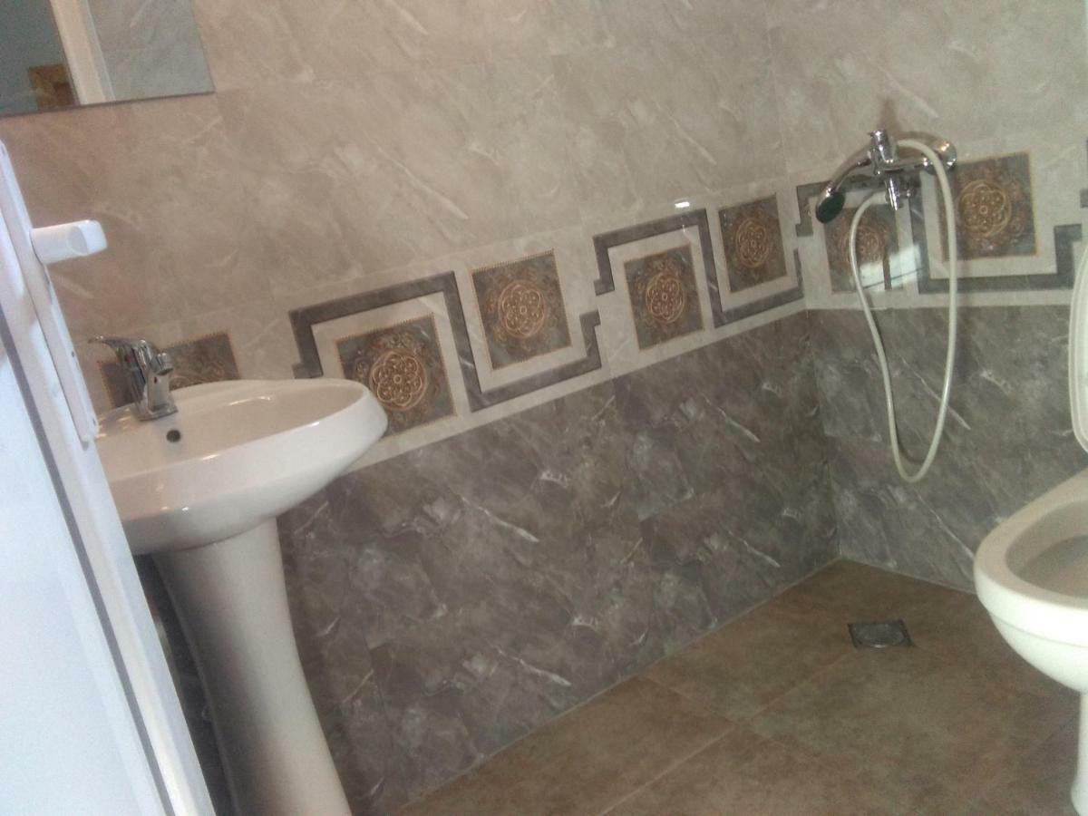 Hotel Str.Agmashenebeli 548 Kobuleti Esterno foto