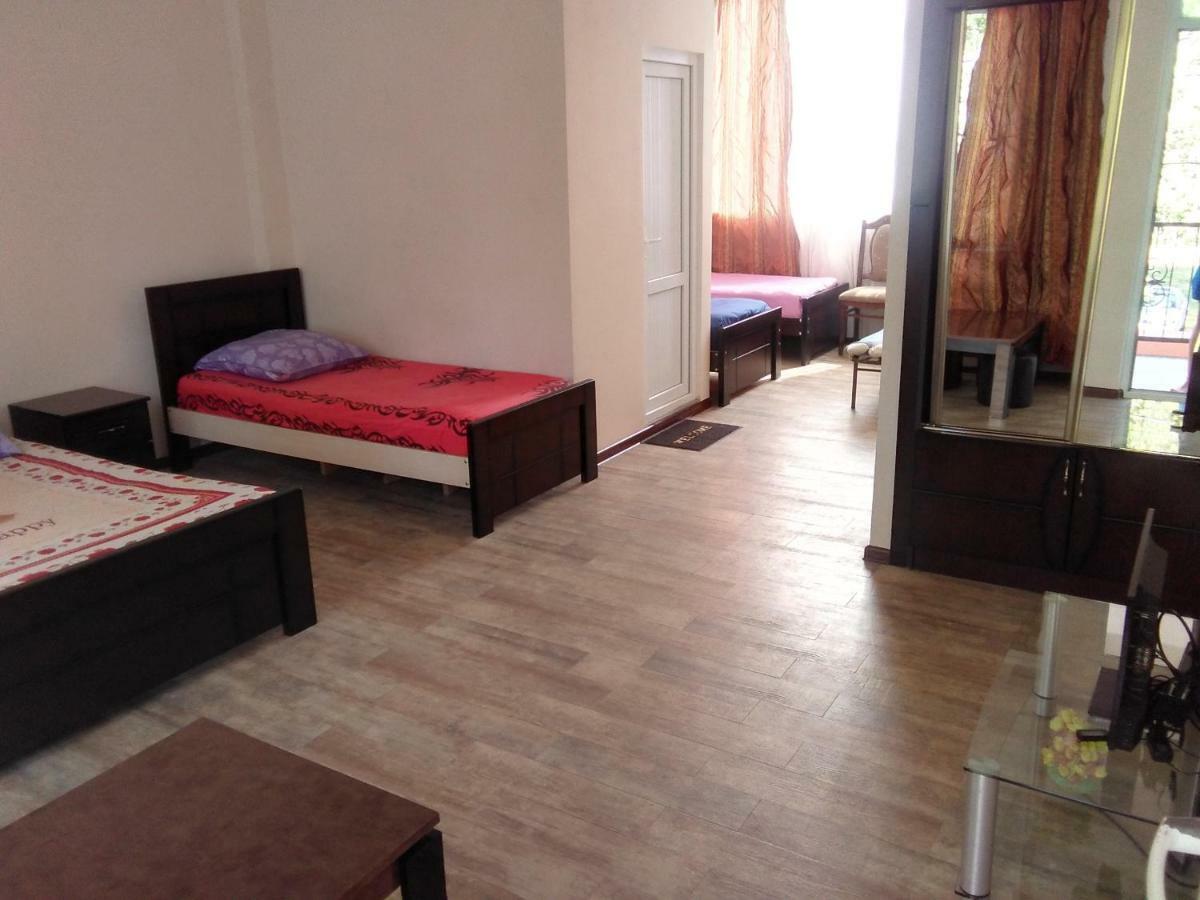 Hotel Str.Agmashenebeli 548 Kobuleti Esterno foto