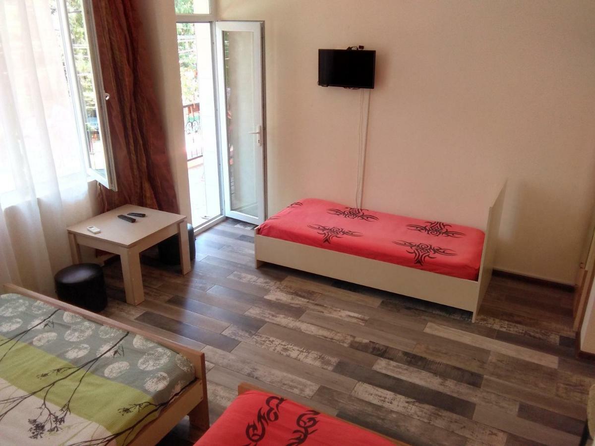 Hotel Str.Agmashenebeli 548 Kobuleti Esterno foto