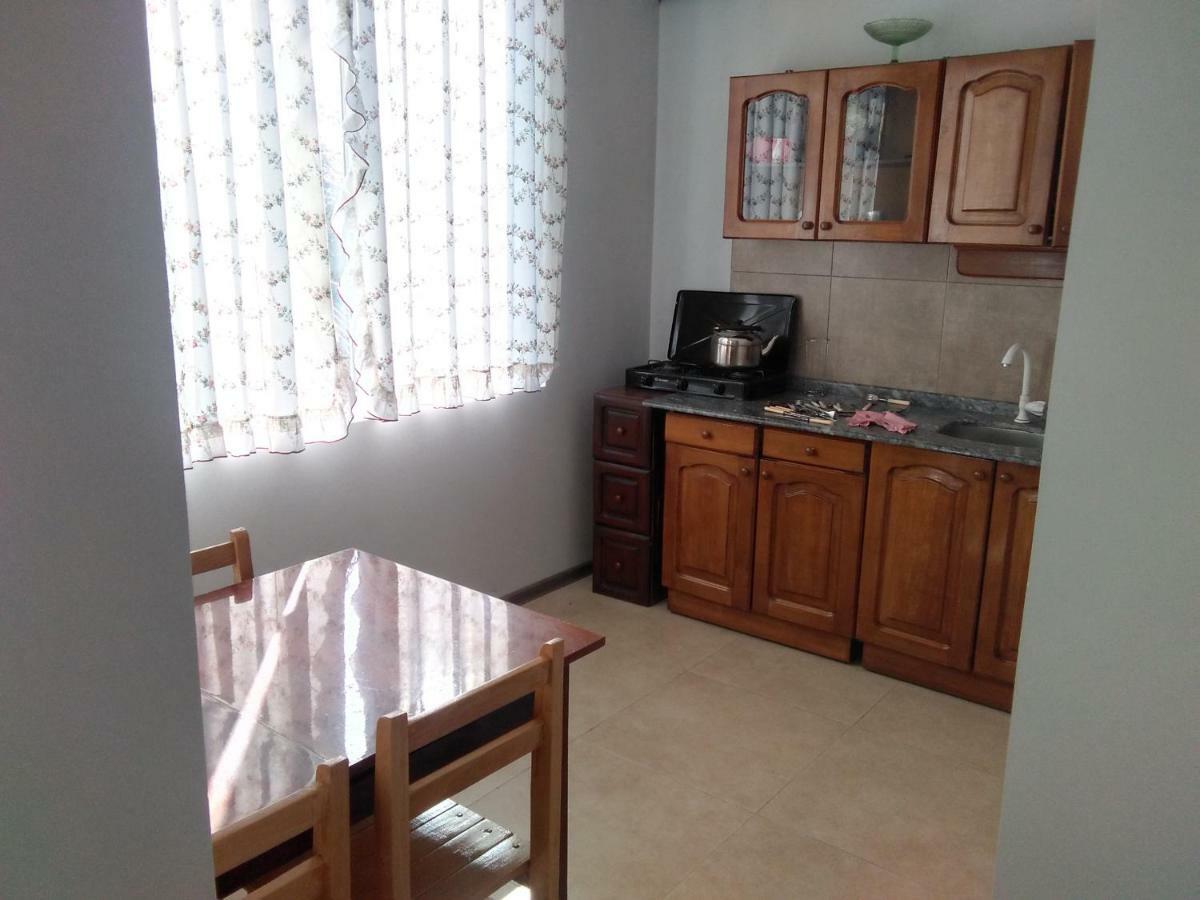 Hotel Str.Agmashenebeli 548 Kobuleti Esterno foto